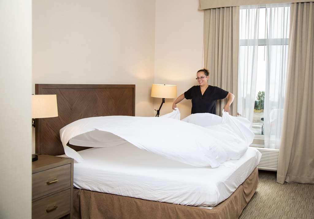 Pomeroy Inn & Suites Prince George Quarto foto